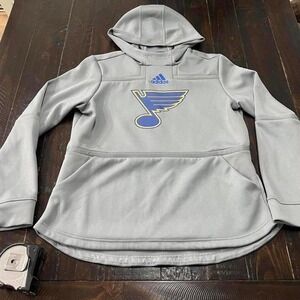 Adidas women's St. Louis blues sweatshirt  Size large‎
